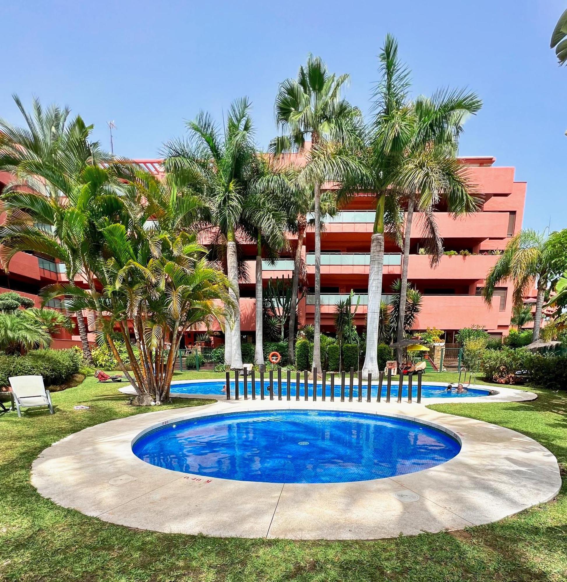 Buenti Apartments Estepona Zewnętrze zdjęcie